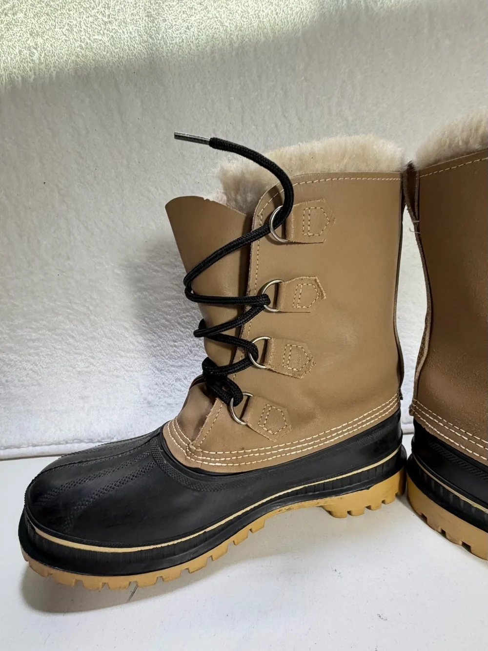 Sorel Caribou Boots Made in Canada Leather Snow Boots Tan and Black Men Size 8